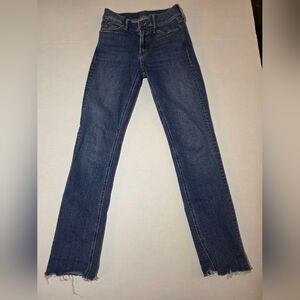 MOTHER The Dazzler Mid Rise Ankle Fray Jeans This Time Next Year Blue Size 25